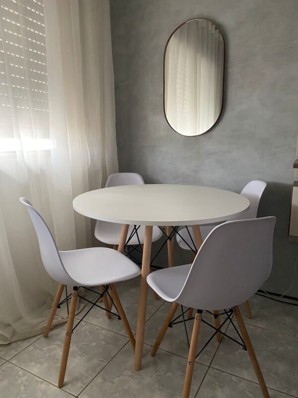 Conjunto de jantar Eames Eiffel: MESA REDONDA 90CM + 4 CADEIRAS