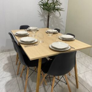 Conjunto de jantar Eames Eiffel Mesa Retangular Amadeirada 90x1,35cm + 6 Cadeiras Preta Lisa